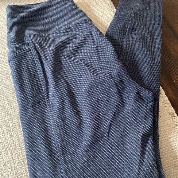 Two pairs of T by Talbots leggings size small - Picture 3 of 6